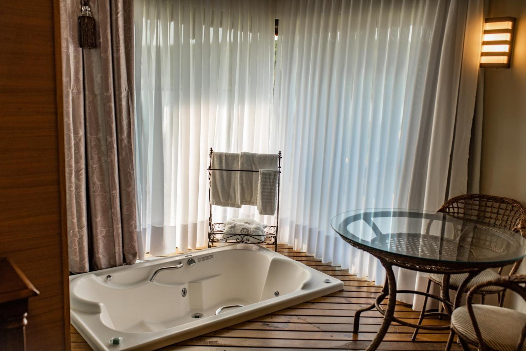 Vira Charme Resort Fernandes Pinheiro Экстерьер фото